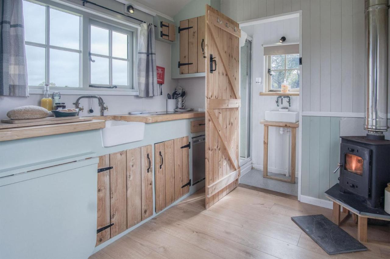 Haven View - 1 Bedroom Shepherds Hut - St Ishmaels Saint Ishmaels  Buitenkant foto