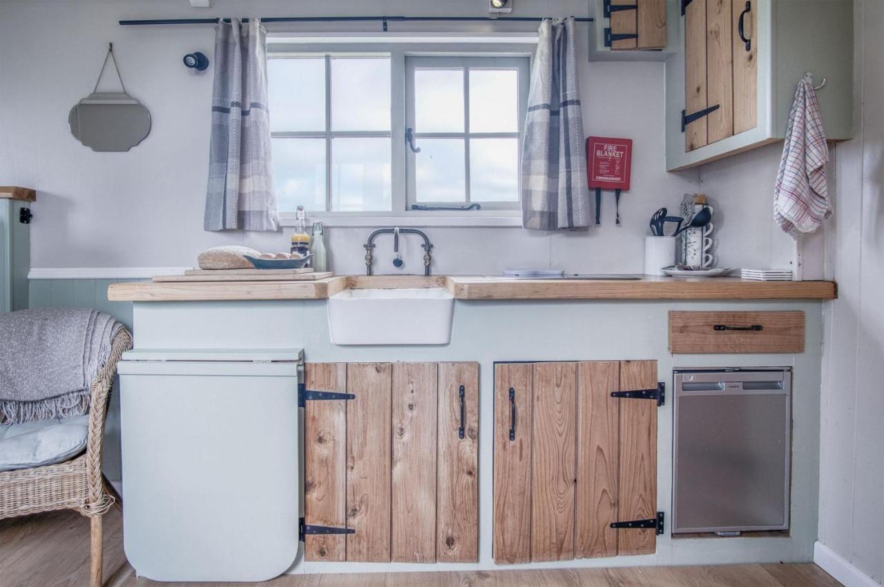 Haven View - 1 Bedroom Shepherds Hut - St Ishmaels Saint Ishmaels  Buitenkant foto